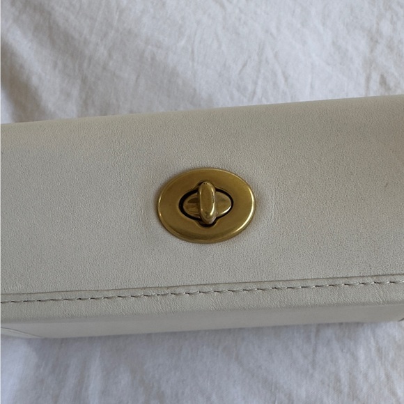 Coach Turnlock Shoulder Bag - Picture 3 of 10